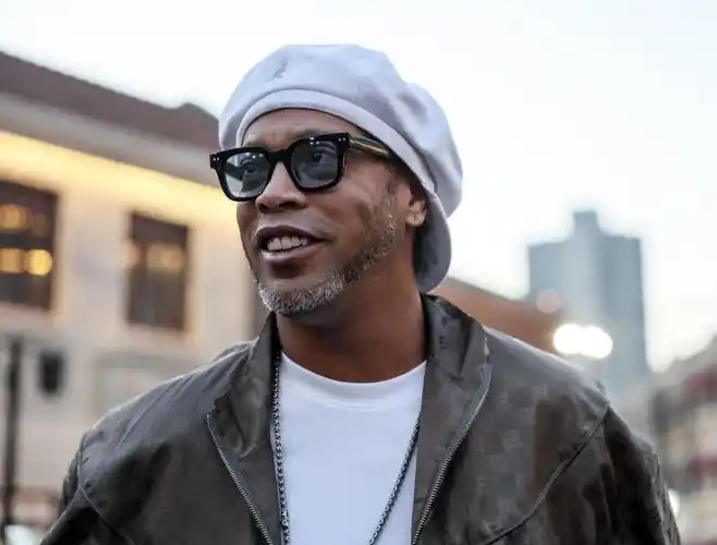 引领全球球 引领全球球