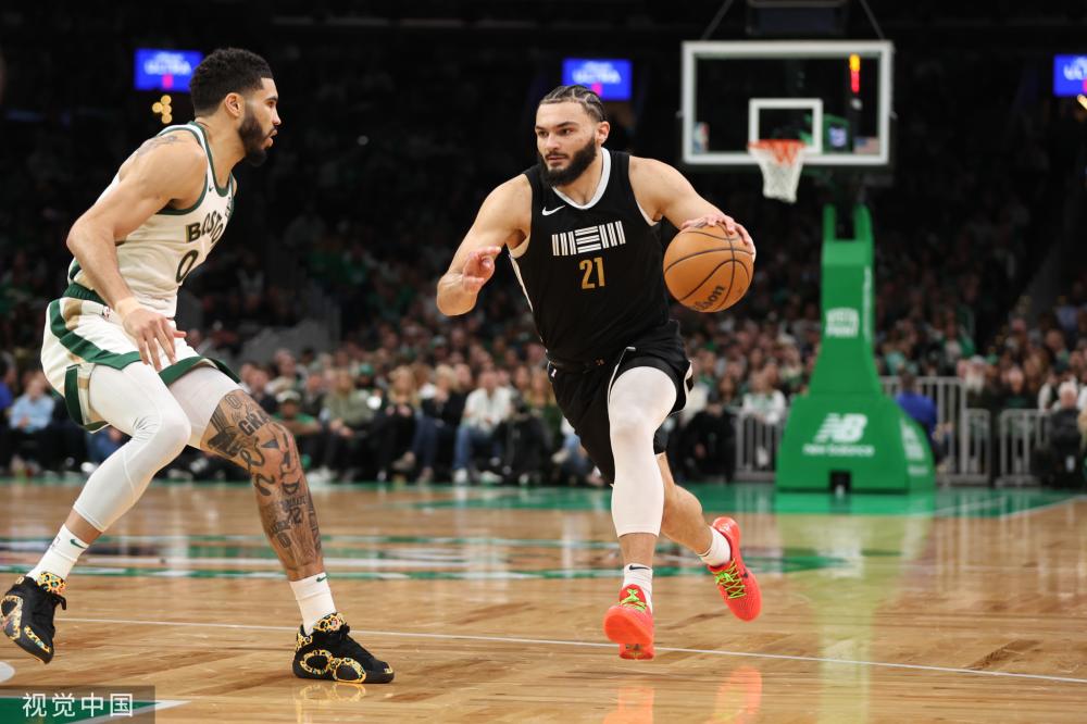 是一名具有 是一名具有