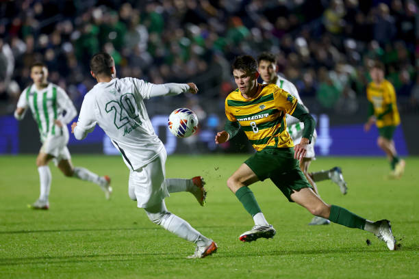 通过对足球 通过对足球