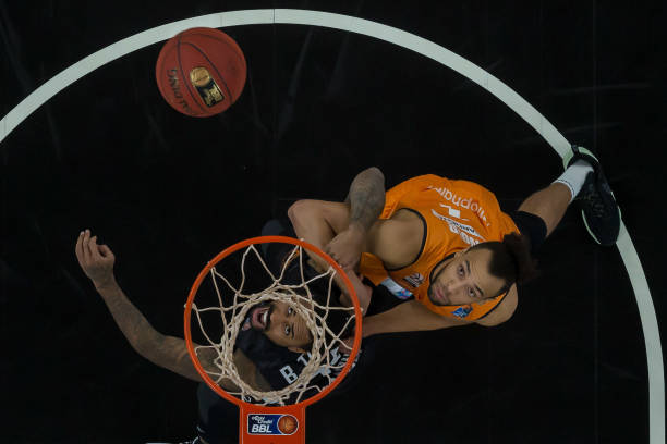 但他的表现 但他的表现